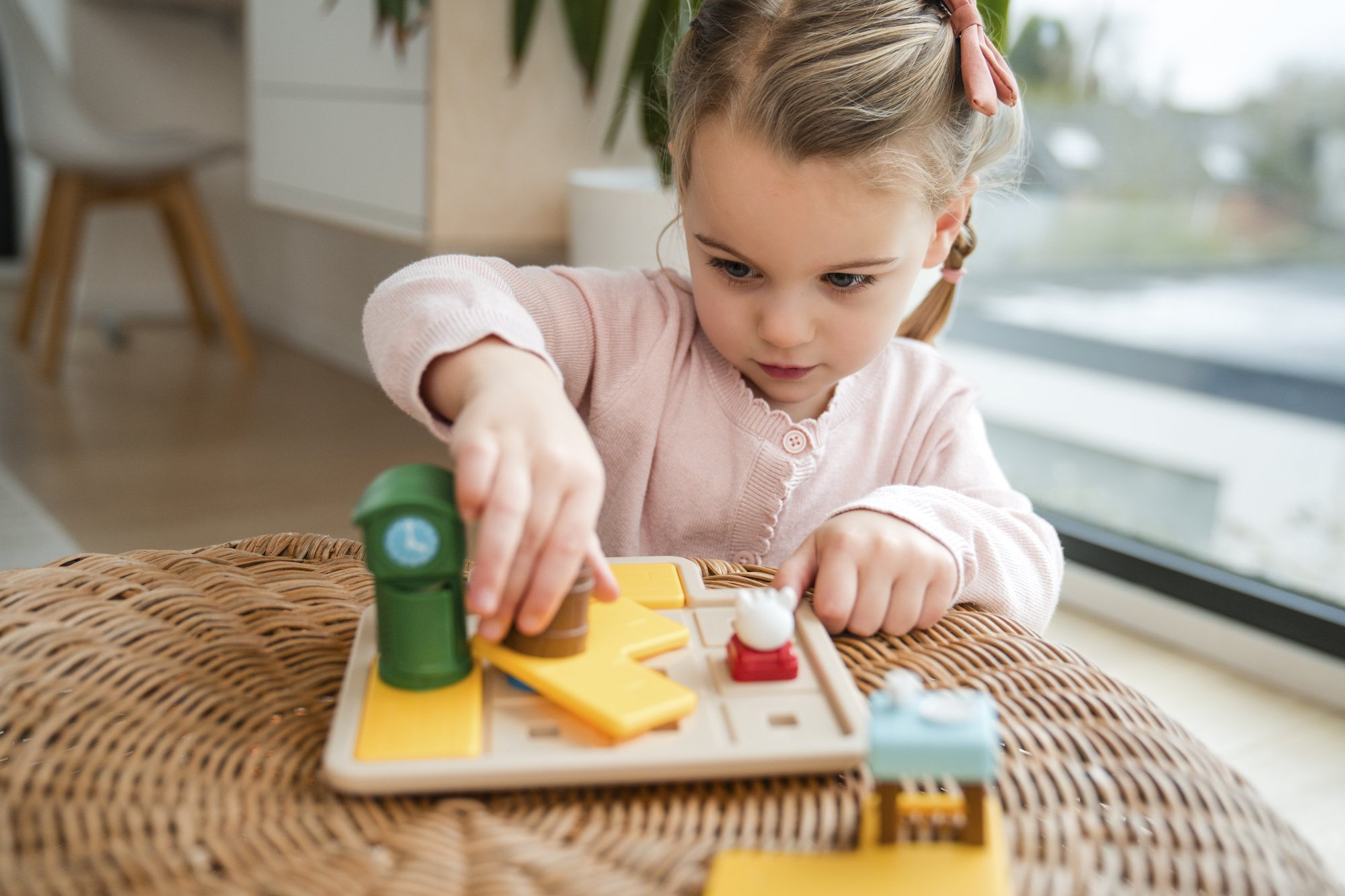 Example photo - girl playing with puzzle